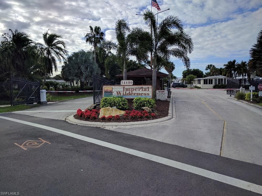 25 Bass LN, NAPLES FL 34114-16