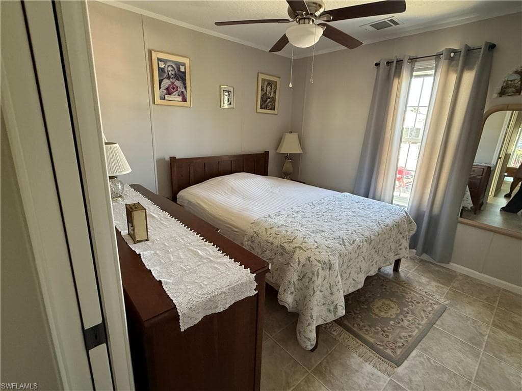 25 Bass LN, NAPLES FL 34114-9