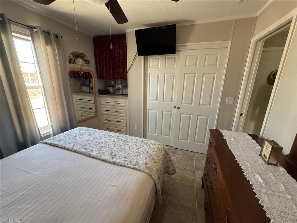 25 Bass LN, NAPLES FL 34114-10