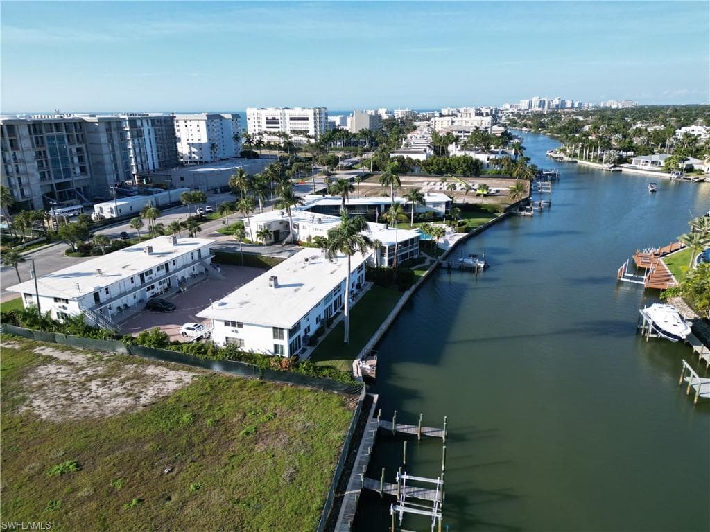1550 Gulf Shore BLVD N W4-15