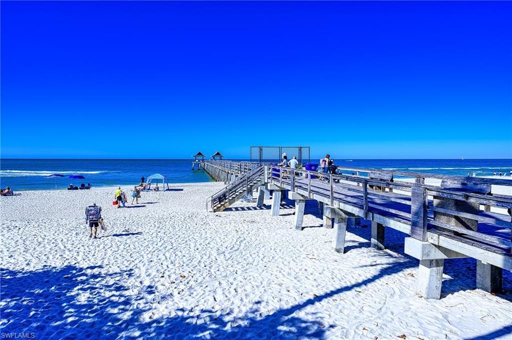 1550 Gulf Shore BLVD N W4-21