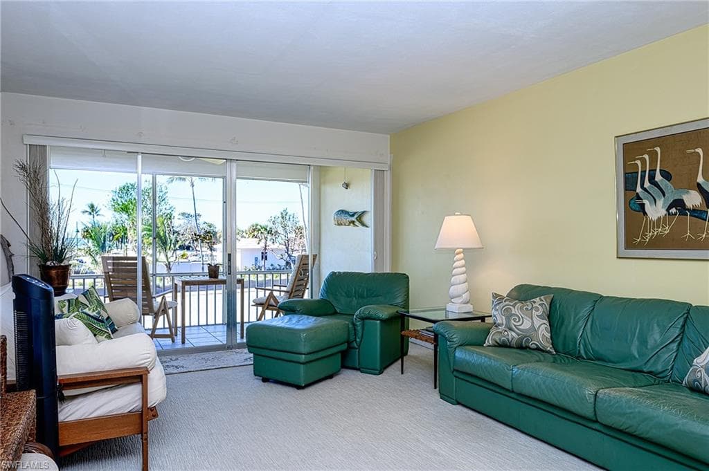 1550 Gulf Shore BLVD N W4-4