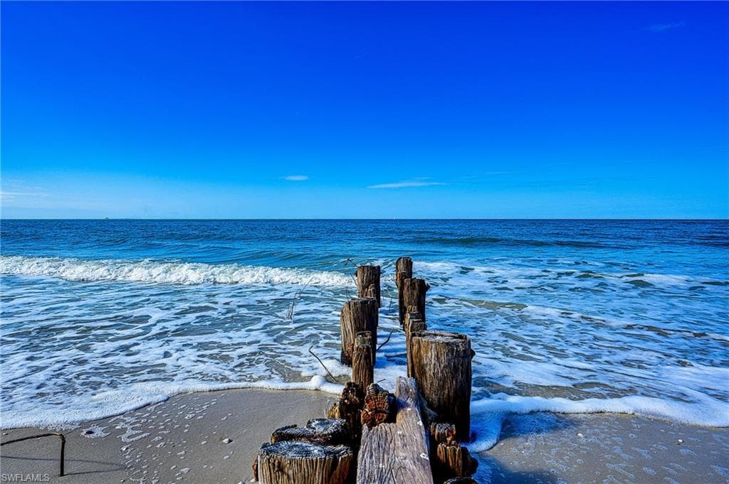 1550 Gulf Shore BLVD N W4-23