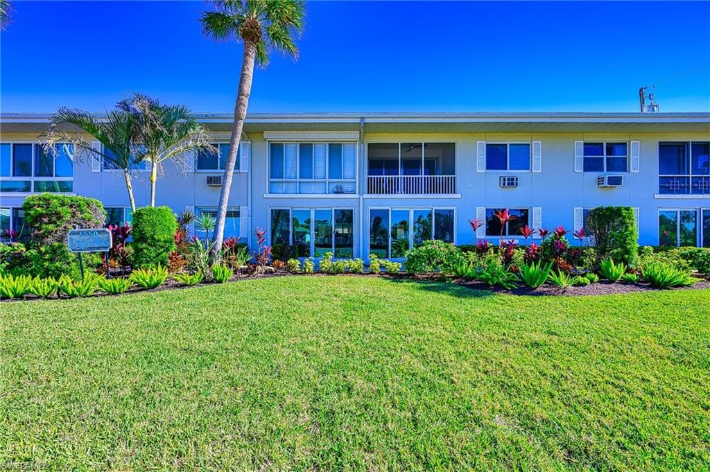 1550 Gulf Shore BLVD N W4-17