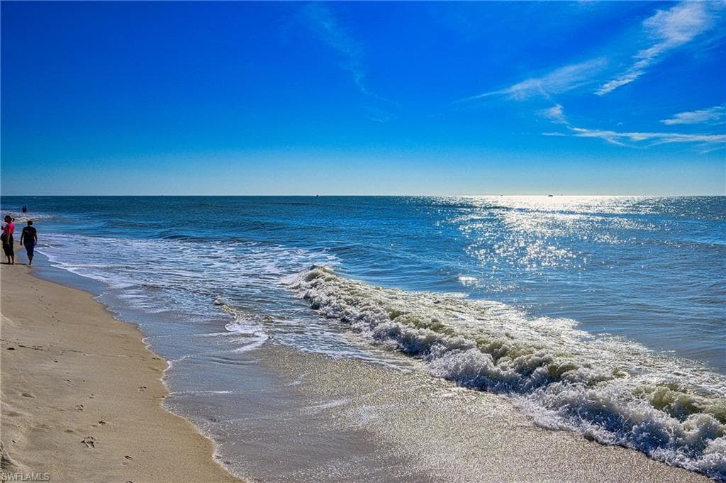 1550 Gulf Shore BLVD N W4-20