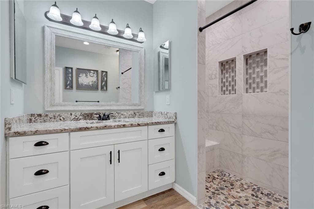 8117 Breeze DR, NORTH FORT MYERS FL 33917-12