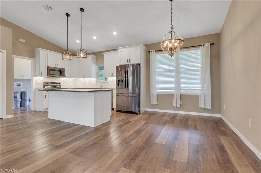 8117 Breeze DR, NORTH FORT MYERS FL 33917-6