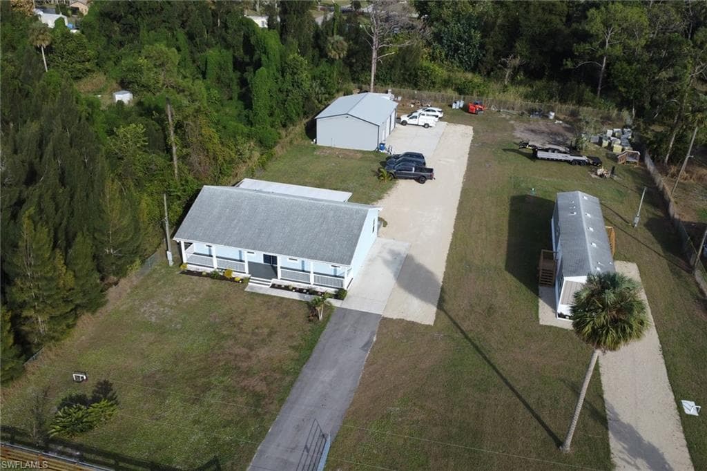 8117 Breeze DR, NORTH FORT MYERS FL 33917-2