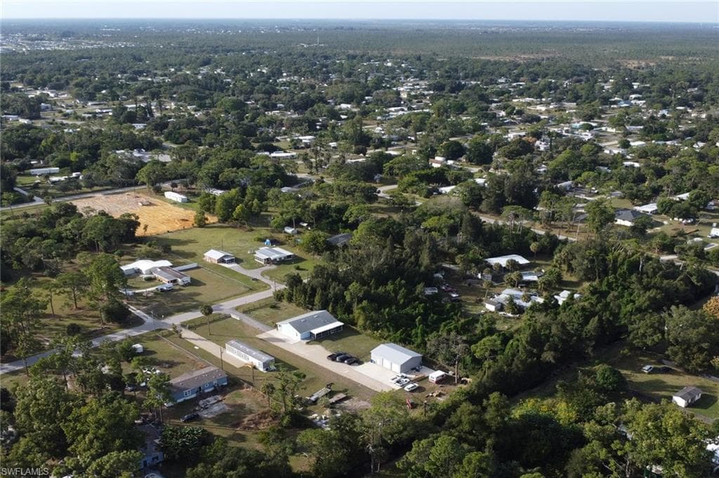 8117 Breeze DR, NORTH FORT MYERS FL 33917-39