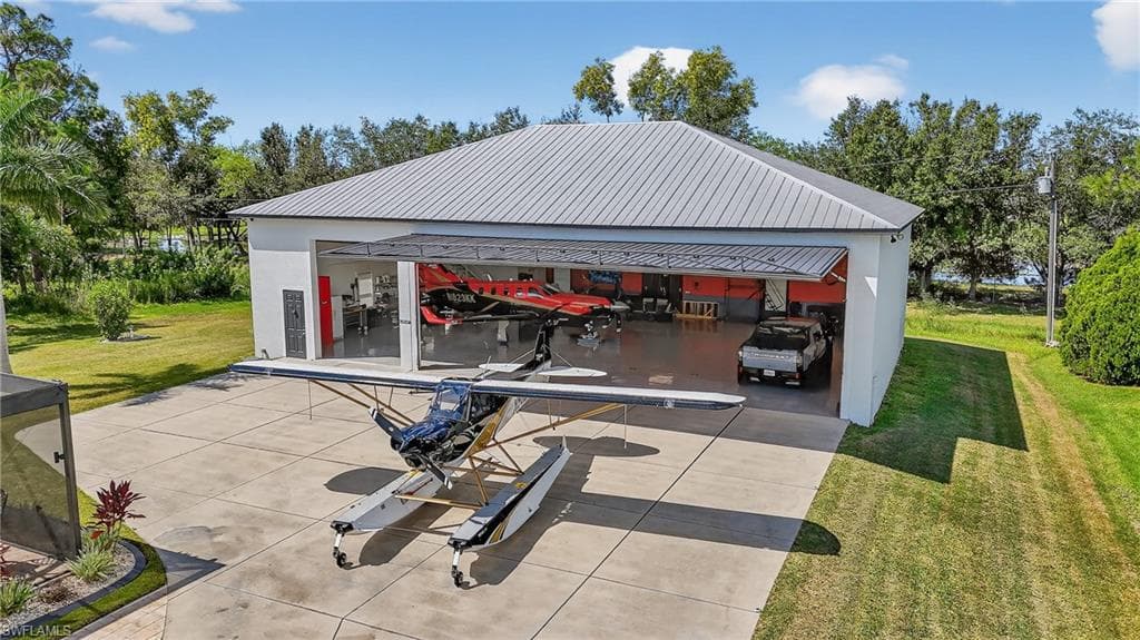 18741 CROSSWIND AVE, NORTH FORT MYERS FL 33917-15