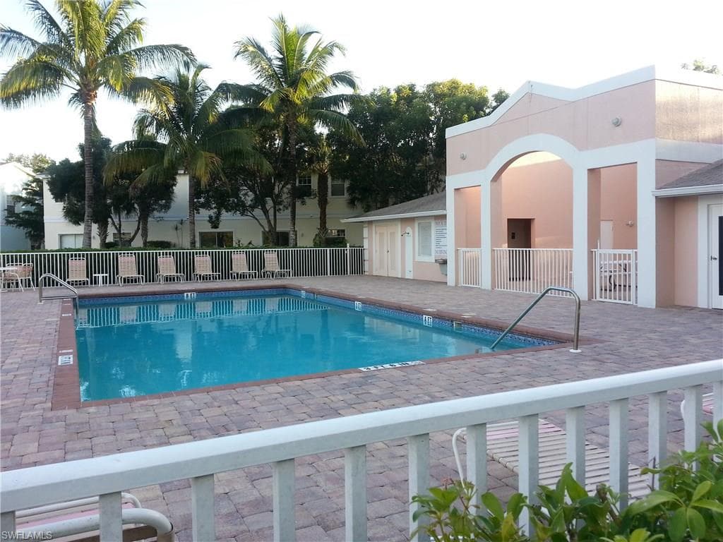 3281 Lindsey LN # 55, NAPLES FL 34109-3