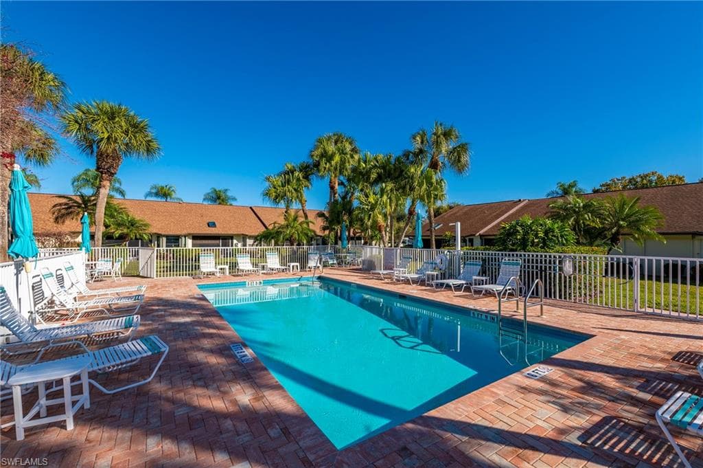 3340 Erick Lake DR # 2004, NAPLES FL 34109-21