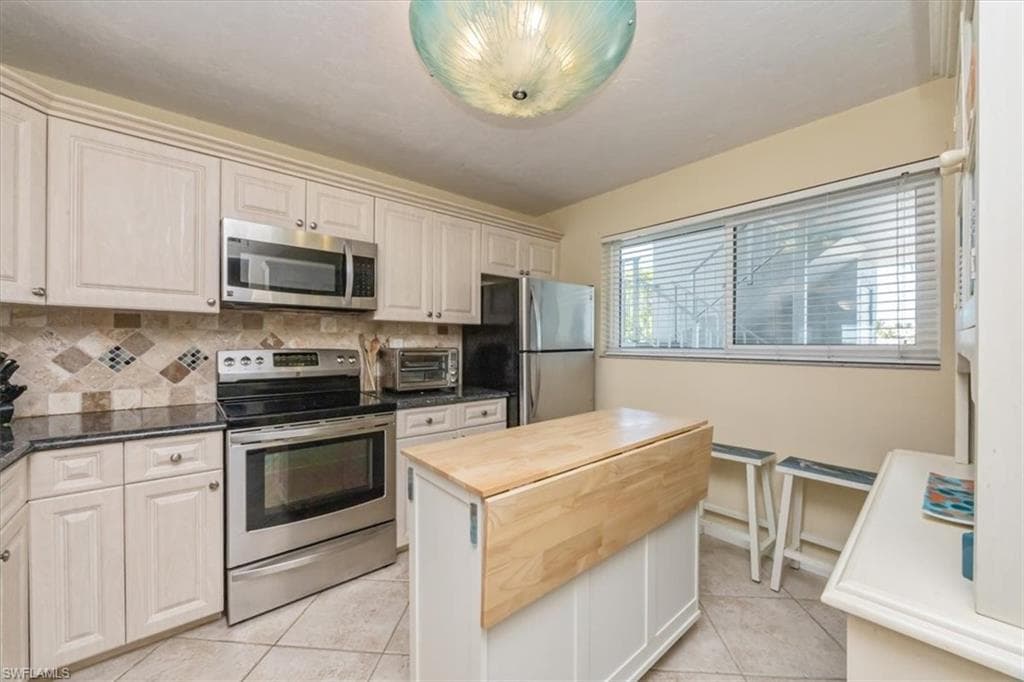 305 Goodlette-Frank RD S # C304, NAPLES FL 34102-11