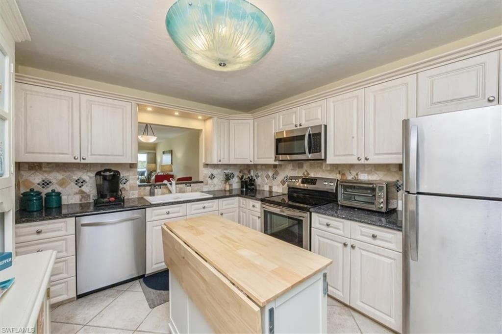 305 Goodlette-Frank RD S # C304, NAPLES FL 34102-9