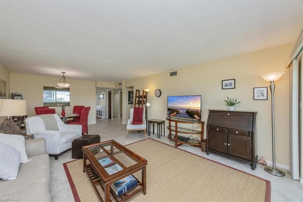 305 Goodlette-Frank RD S # C304, NAPLES FL 34102-7