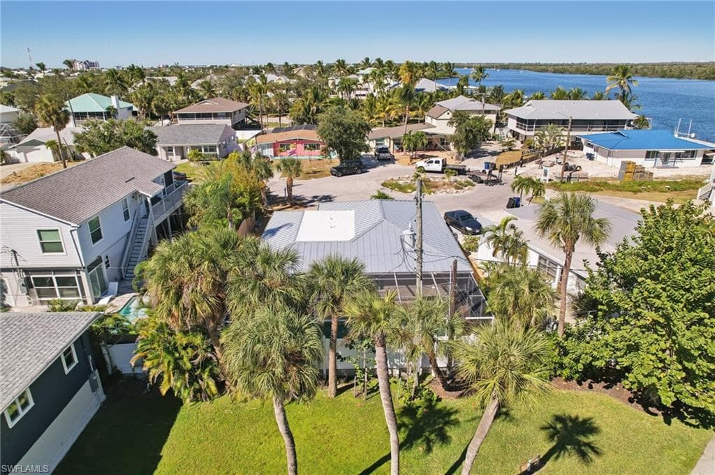 210 Hibiscus DR, FORT MYERS BEACH FL 33931-37