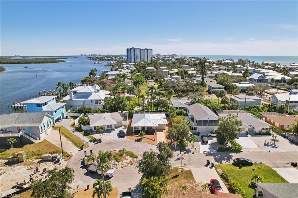 210 Hibiscus DR, FORT MYERS BEACH FL 33931-30