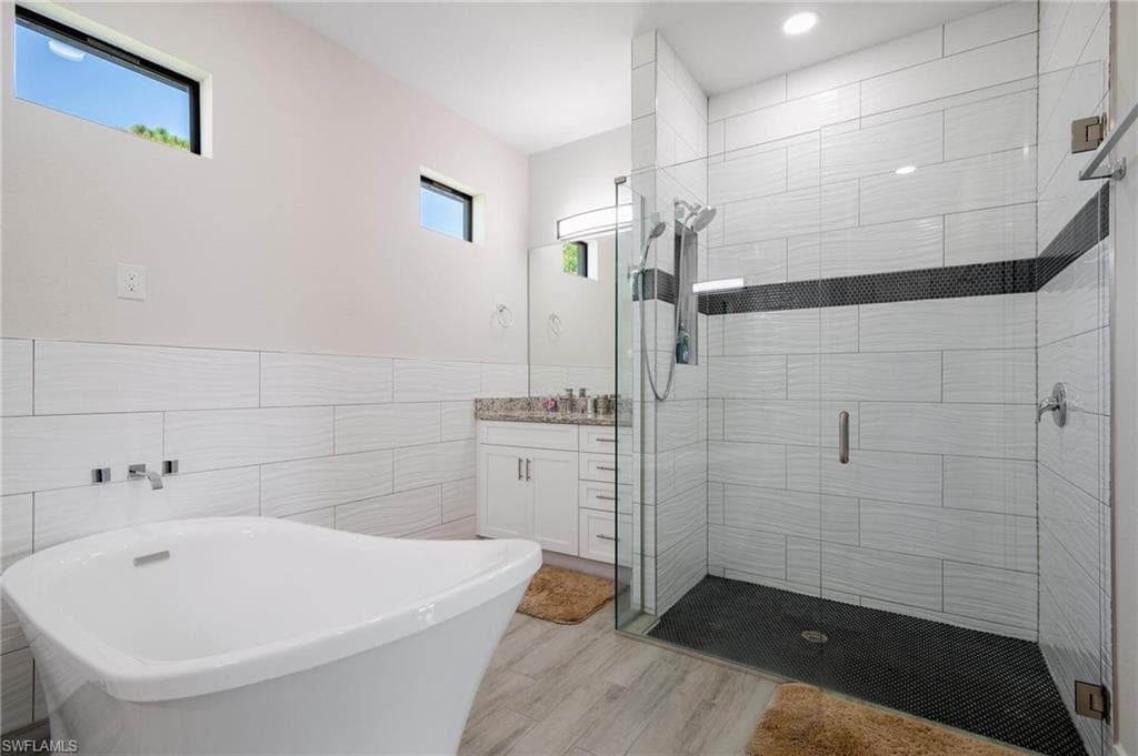 4665 Keylargo LN, BONITA SPRINGS FL 34134-13