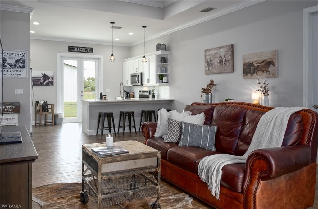 1960 Moulder DR, NAPLES FL 34120-9