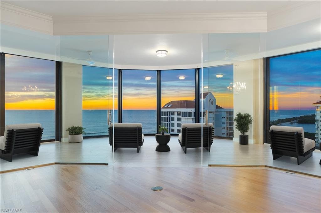 81 Seagate DR # 1103, NAPLES FL 34103-1