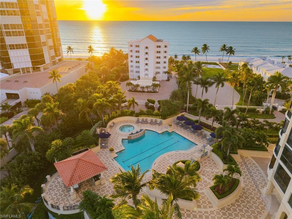 81 Seagate DR # 1103, NAPLES FL 34103-15