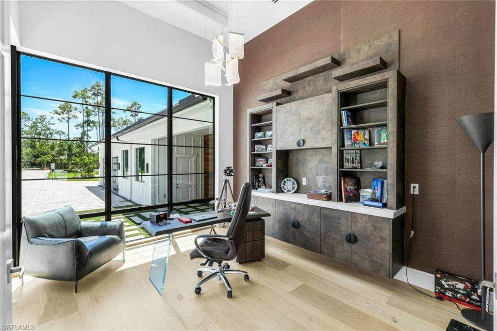 6677 Hunters RD, NAPLES FL 34109-22