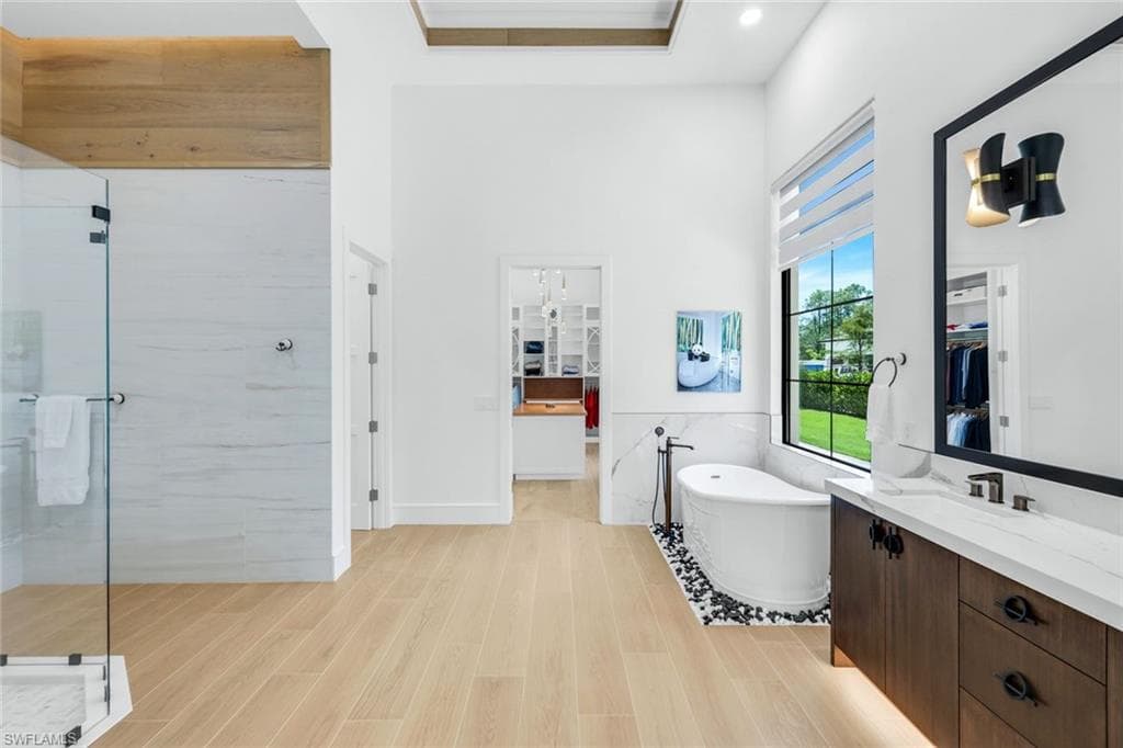 6677 Hunters RD, NAPLES FL 34109-19
