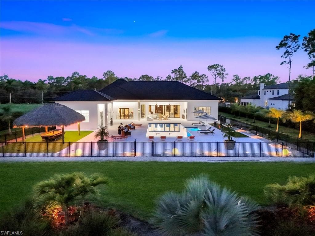 6677 Hunters RD, NAPLES FL 34109-48