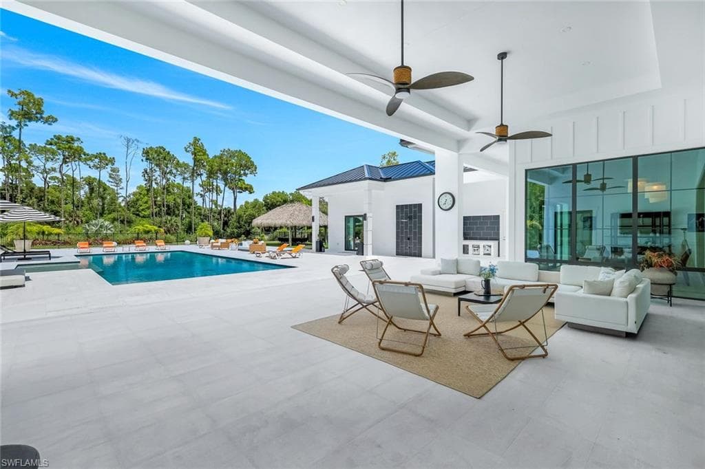 6677 Hunters RD, NAPLES FL 34109-40