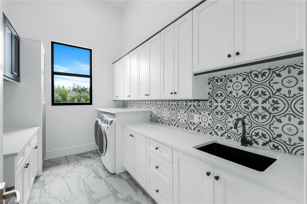 6677 Hunters RD, NAPLES FL 34109-30