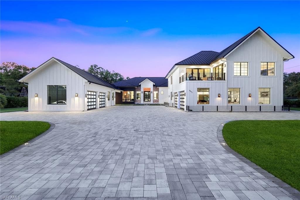 6677 Hunters RD, NAPLES FL 34109-3