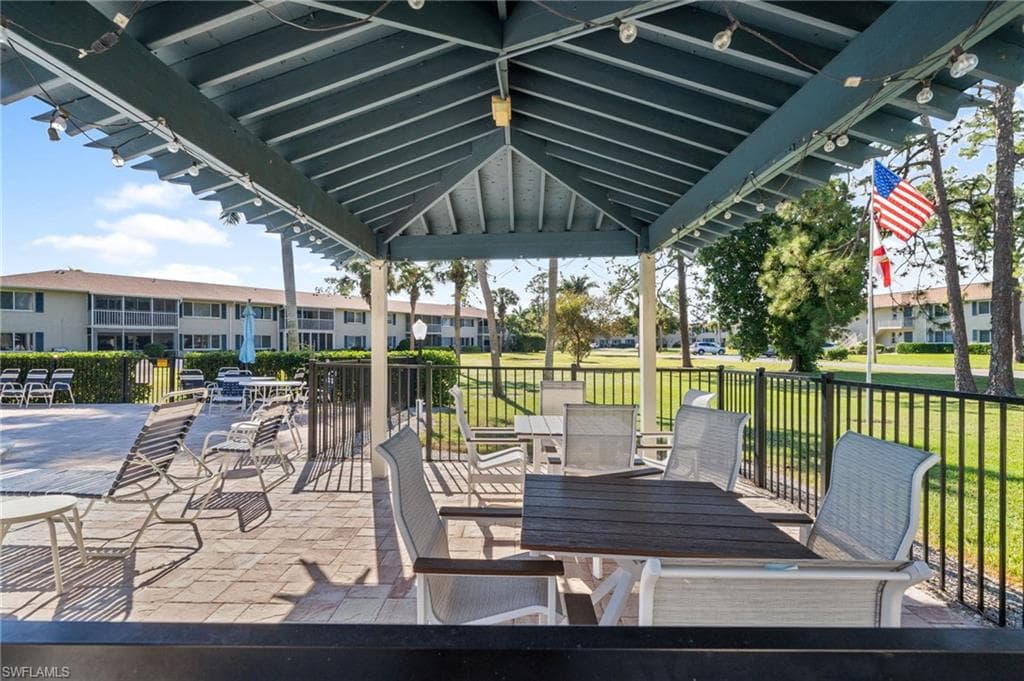247 Winners CIR # 5, NAPLES FL 34112-33