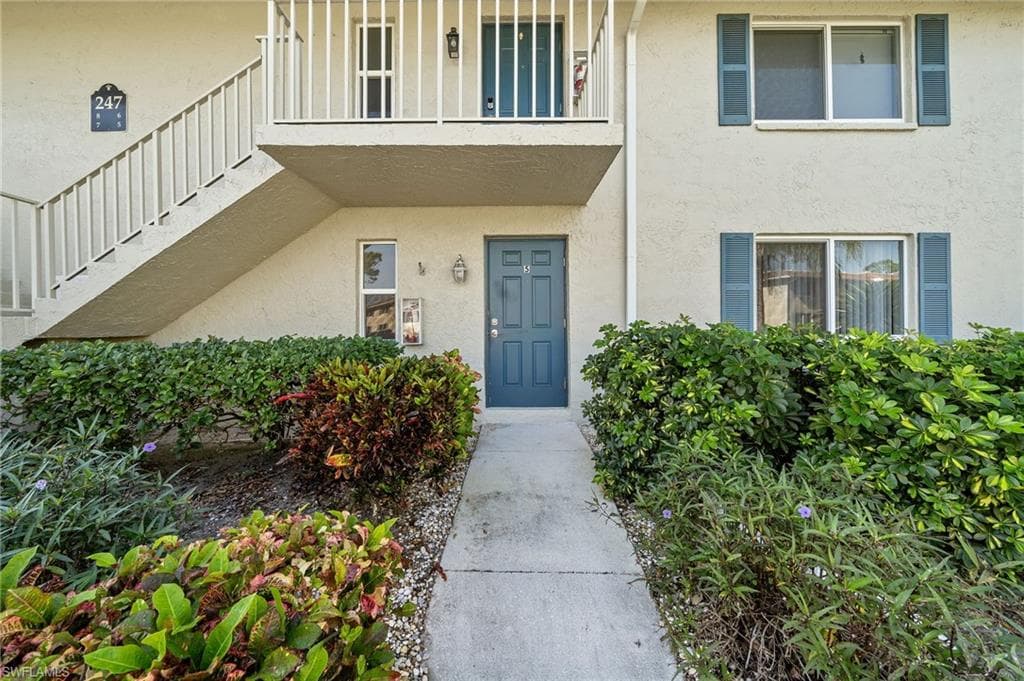 247 Winners CIR # 5, NAPLES FL 34112-3