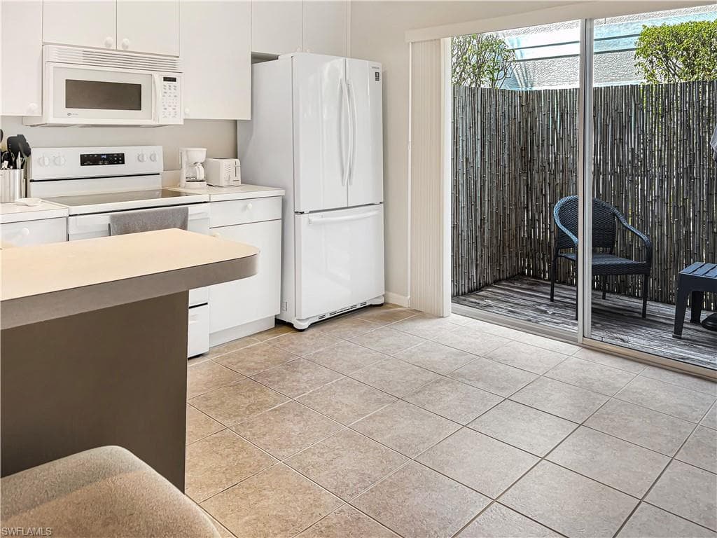 3269 Amanda LN # 2, NAPLES FL 34109-9