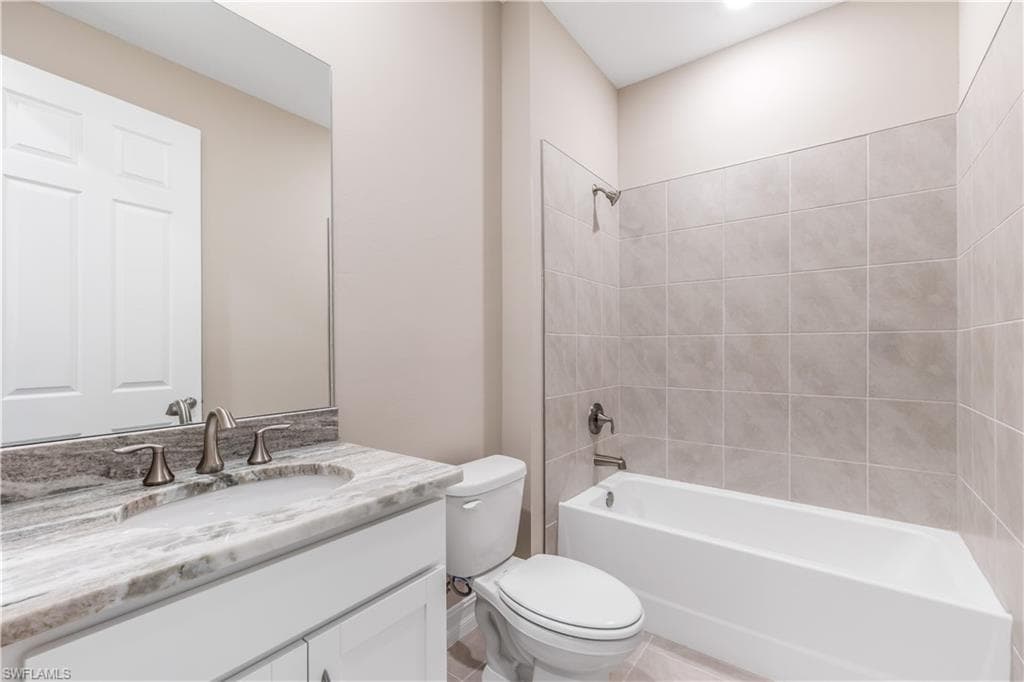 552 SPRING HILL LAKE LOOP, CAPE CORAL FL 33993-26