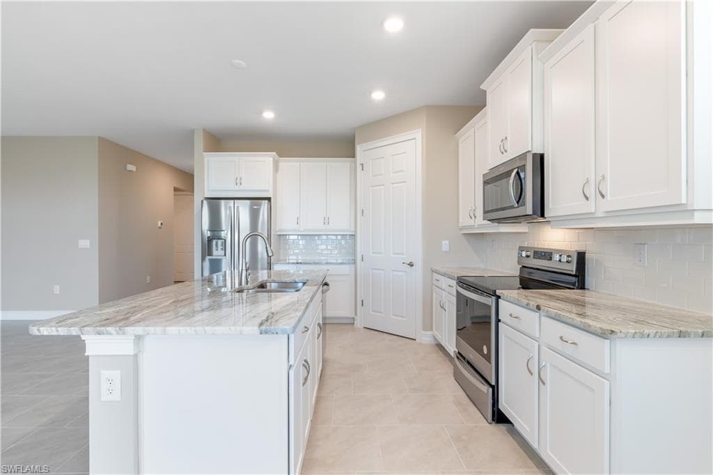 552 SPRING HILL LAKE LOOP, CAPE CORAL FL 33993-17