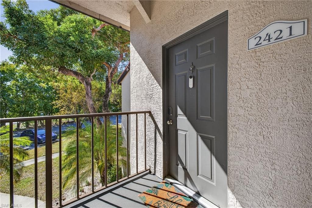 2166 Arbour Walk CIR # 2421, NAPLES FL 34109-11