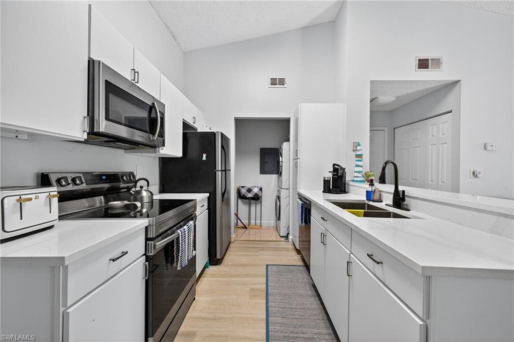 2166 Arbour Walk CIR # 2421, NAPLES FL 34109-28