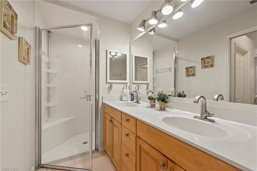 465 Robin Hood CIR # 101, NAPLES FL 34104-16