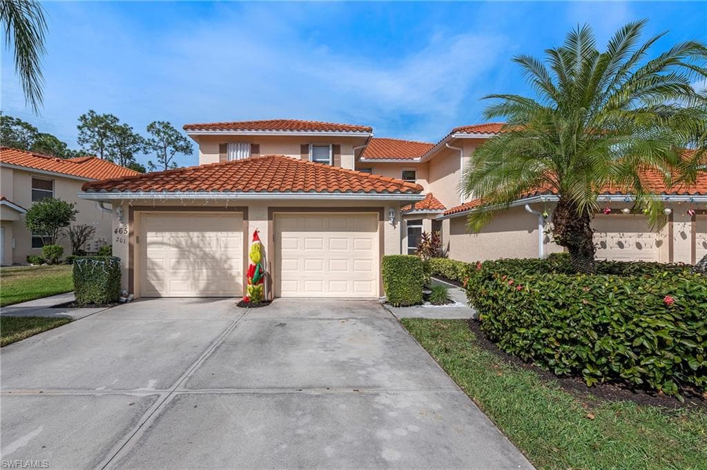 465 Robin Hood CIR # 101, NAPLES FL 34104-2