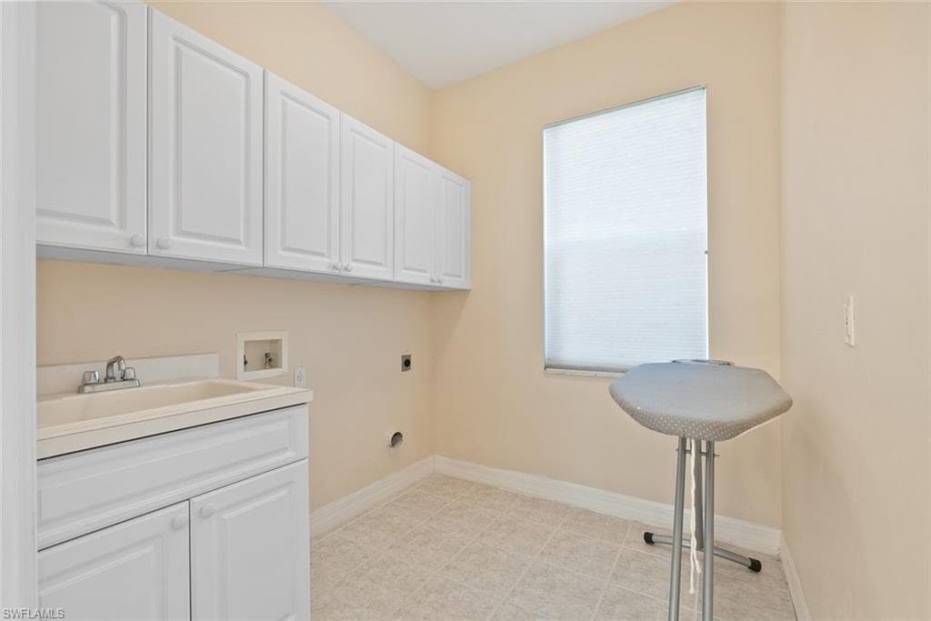 8711 KILKENNY CT, FORT MYERS FL 33912-39