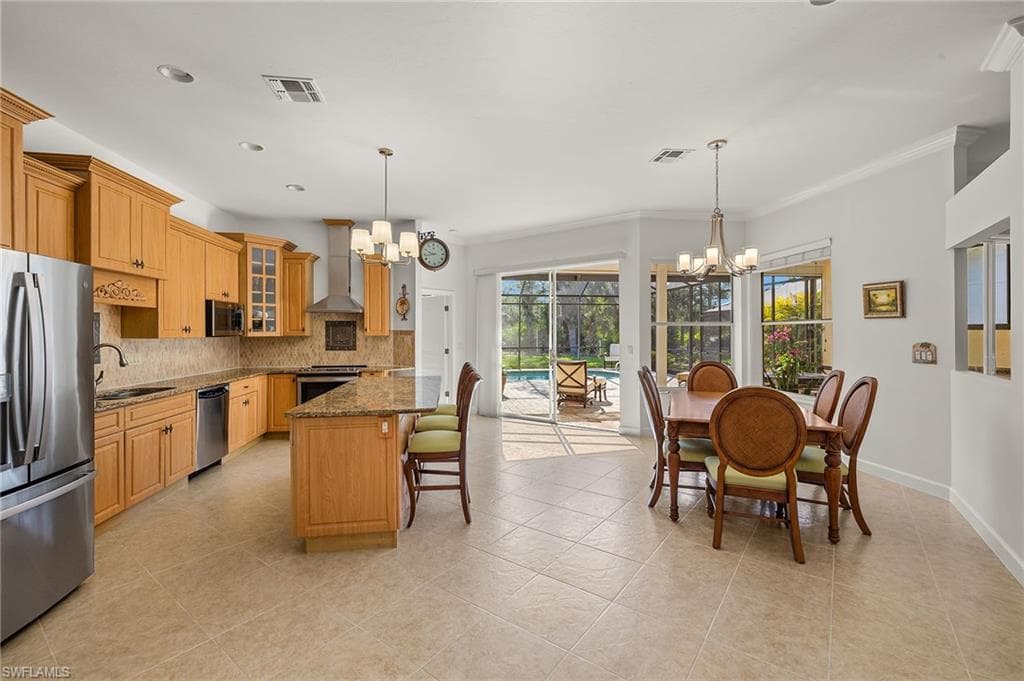 24929 Bay Cedar DR, BONITA SPRINGS FL 34134-4