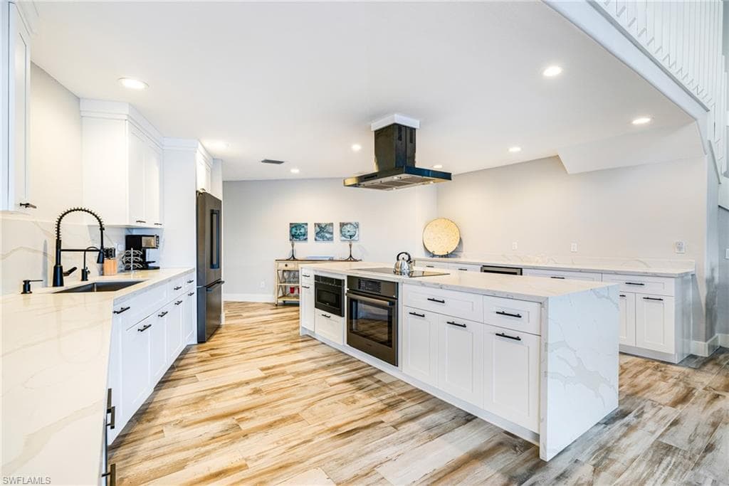 1911 SE 32nd TER, CAPE CORAL FL 33904-8