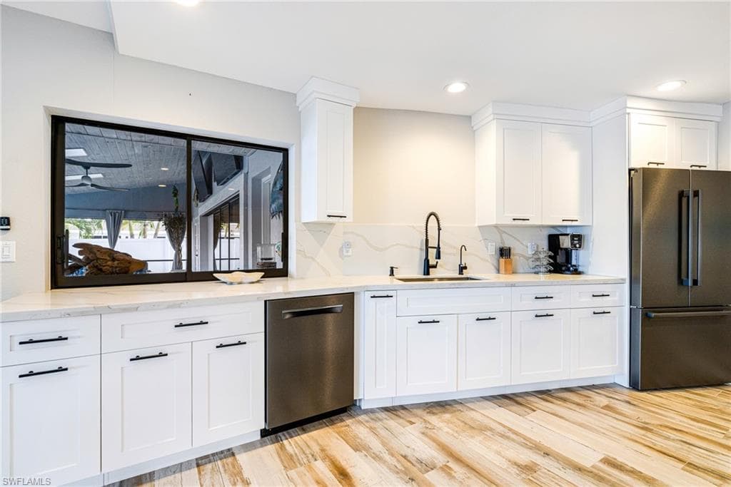 1911 SE 32nd TER, CAPE CORAL FL 33904-9