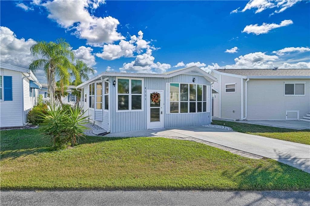 4751 Liberty LN W, ESTERO FL 33928-2