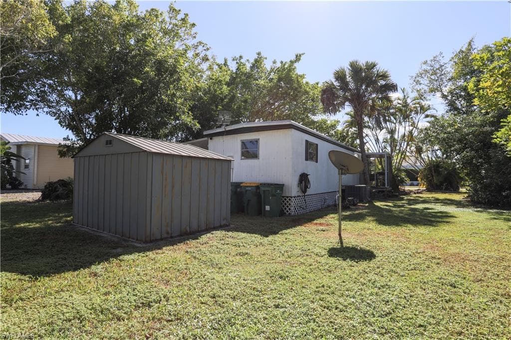 893 Manatee RD, NAPLES FL 34114-15