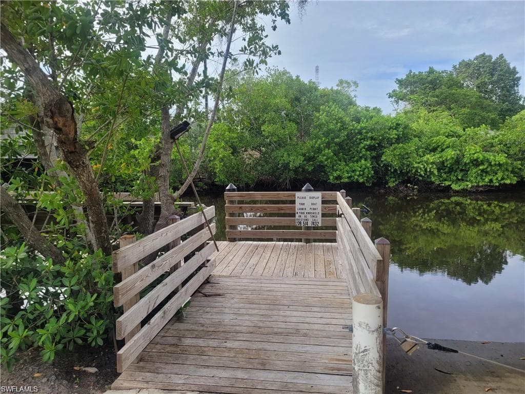 893 Manatee RD, NAPLES FL 34114-21