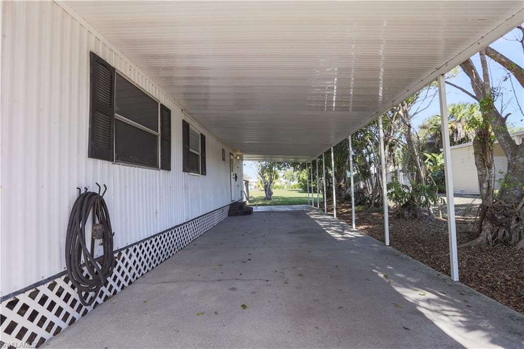 893 Manatee RD, NAPLES FL 34114-2