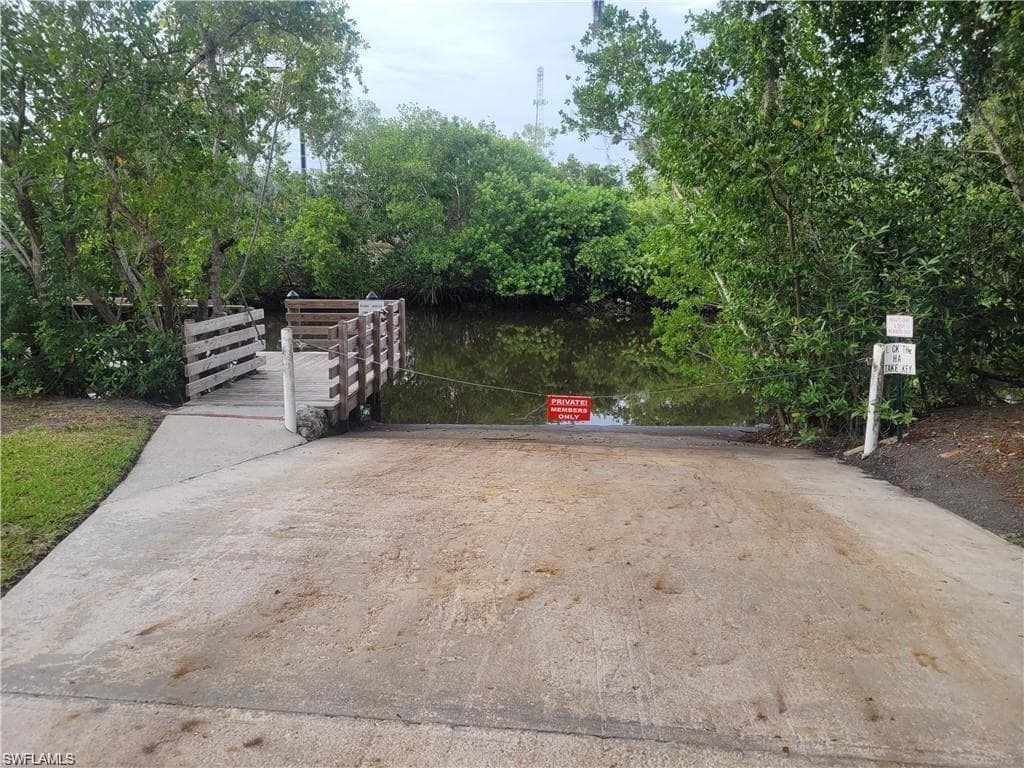 893 Manatee RD, NAPLES FL 34114-19