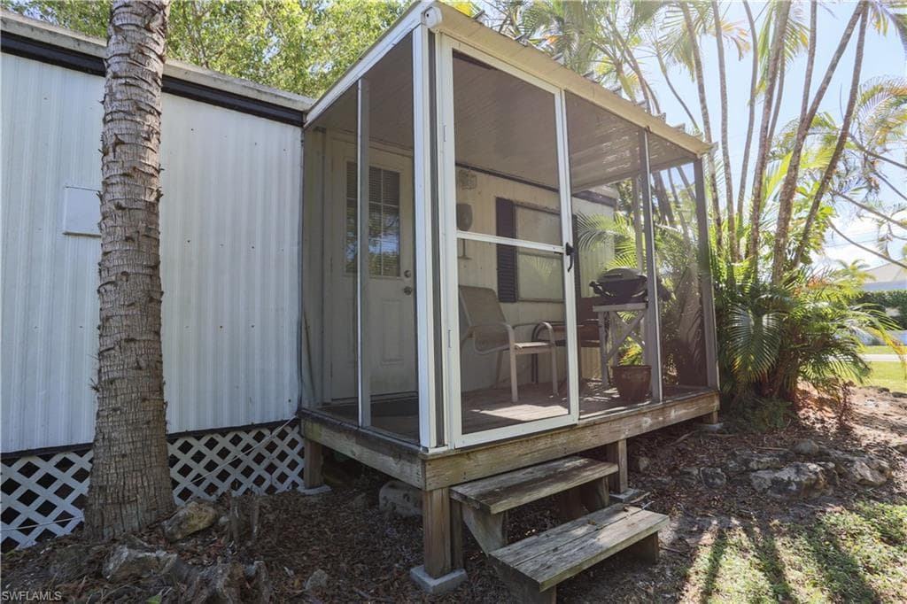 893 Manatee RD, NAPLES FL 34114-13